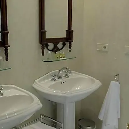 Arcea Palacio De Nieves 4* 兰格雷奥